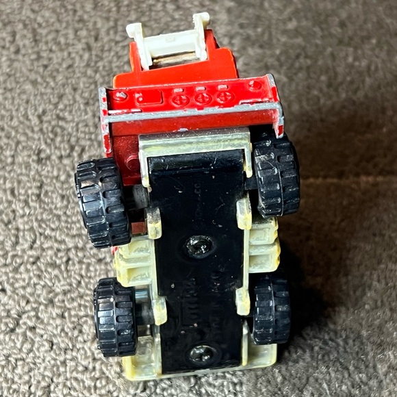 1992 Vintage Tonka Fire Truck Engine with Ladder Metal & Plastic Vehicle Toy - Picture 8 of 12